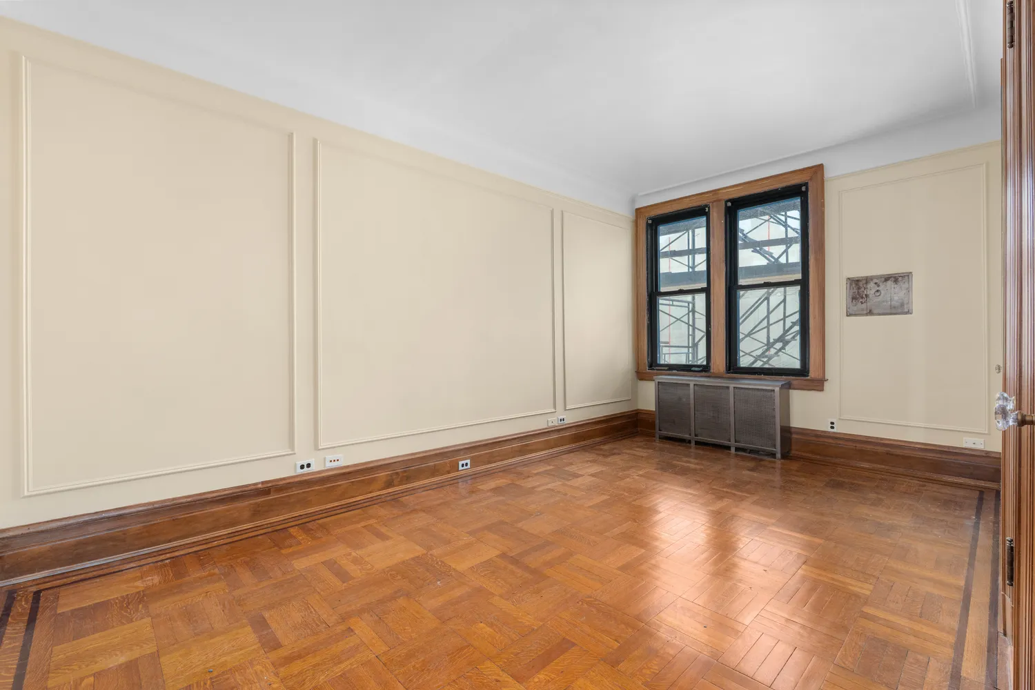 645 West End Avenue 11D — living and dining