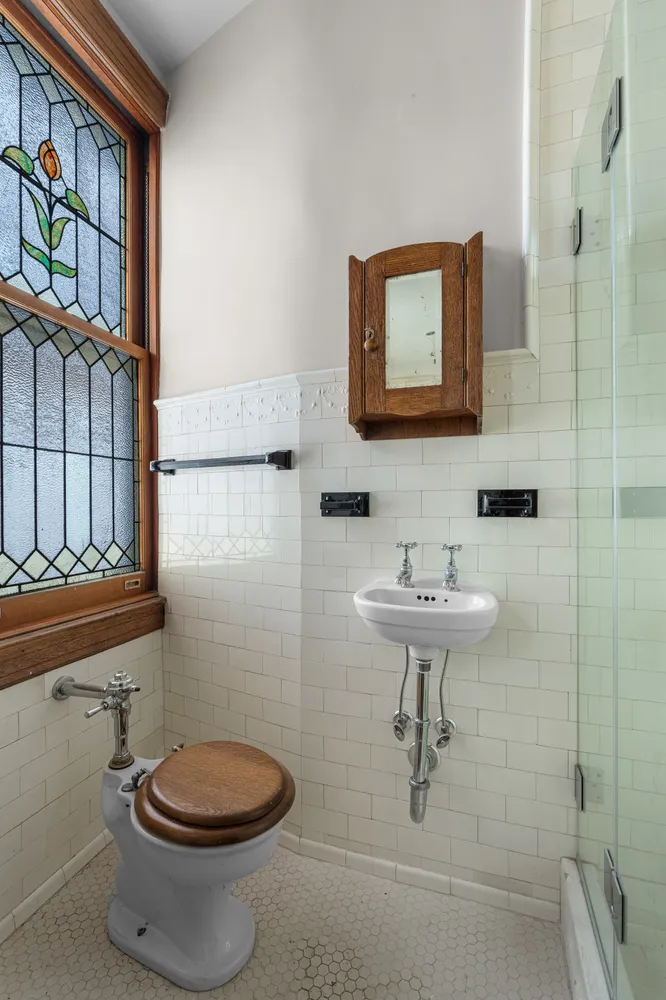 645 West End Avenue 11D — stained glass detail