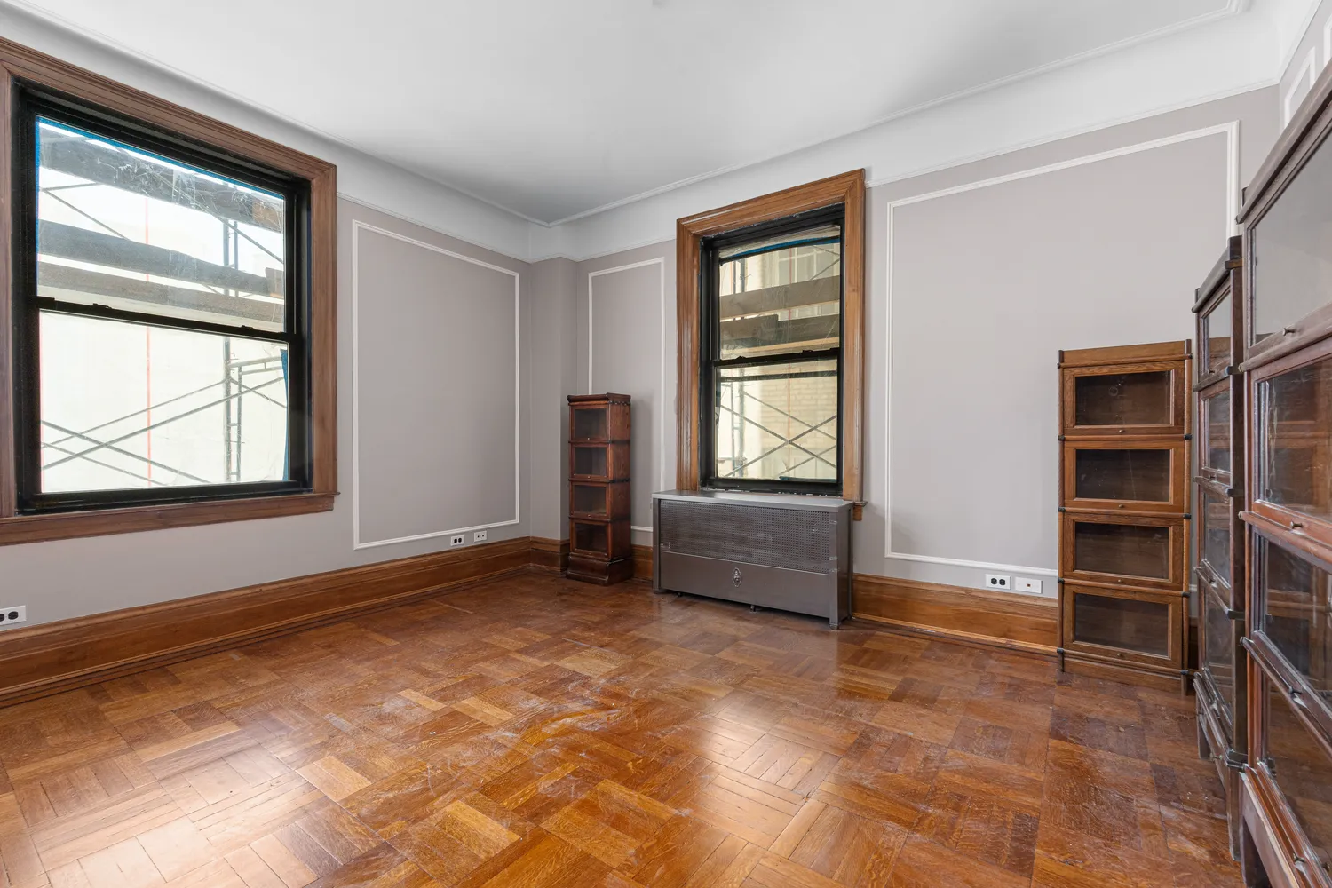 645 West End Avenue 11D — living space