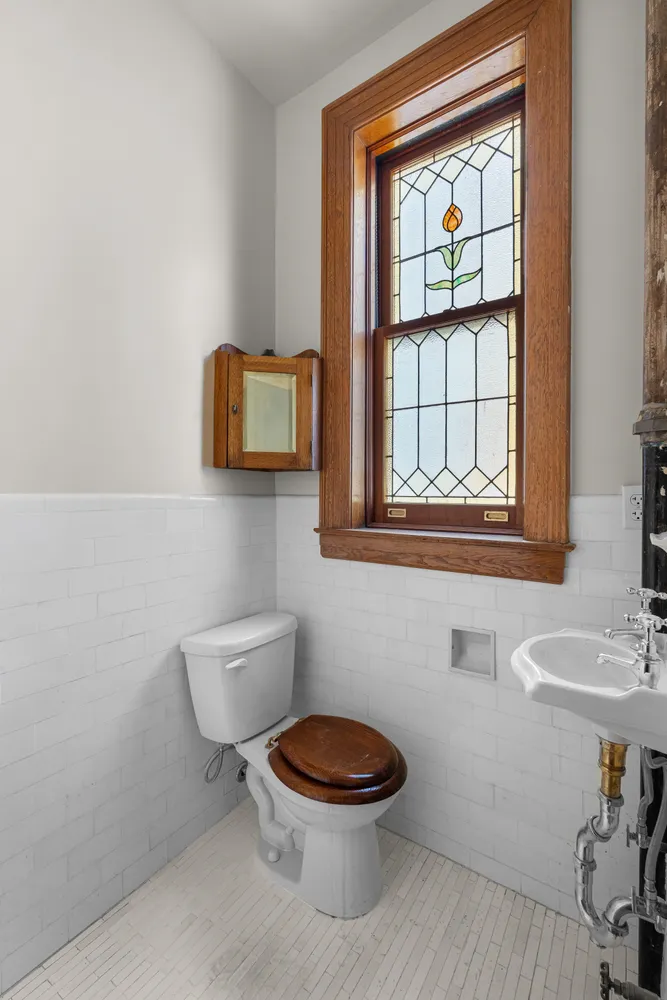 645 West End Avenue 11D — bathroom