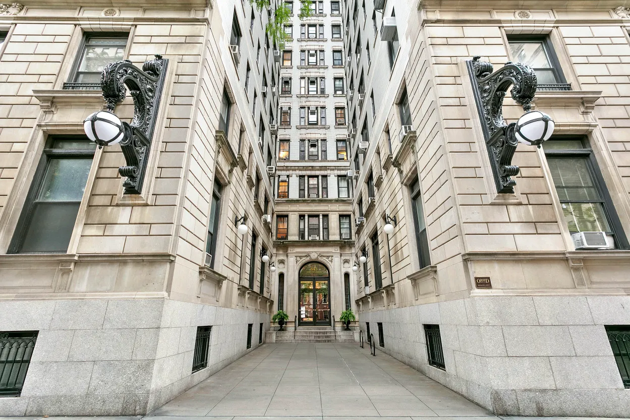 645 West End Avenue 11D — building amenity